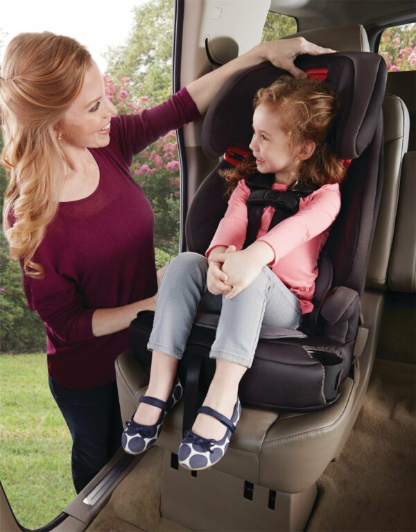 Asiento para auto Ways 3 en1 Saville

Este asiento cumple y supera las normas de protección ante choques de EE.UU. Tiene tres modos de uso para crecer con tu hijo desde los 10 kg hasta los 45 kg. Cuenta con sistema de arnés Simply Safe Adjust ™, que ajusta el arnés y el reposacabezas en 8 posiciones fácilmente. - Imagen 8