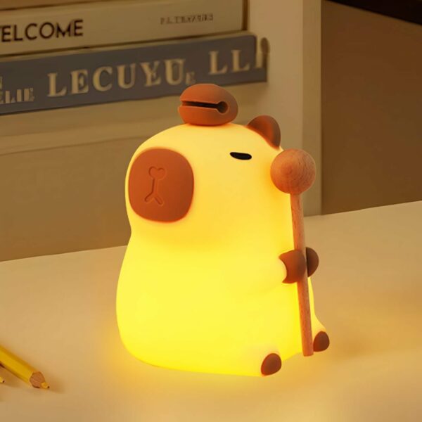 Capybara - Luz nocturna para niños, lámpara táctil regulable de silicona con 3 niveles de brillo y 7 colores RGB, luz de mesita de noche recargable por USB para dormitorio, sala de estar y habitación - Imagen 3